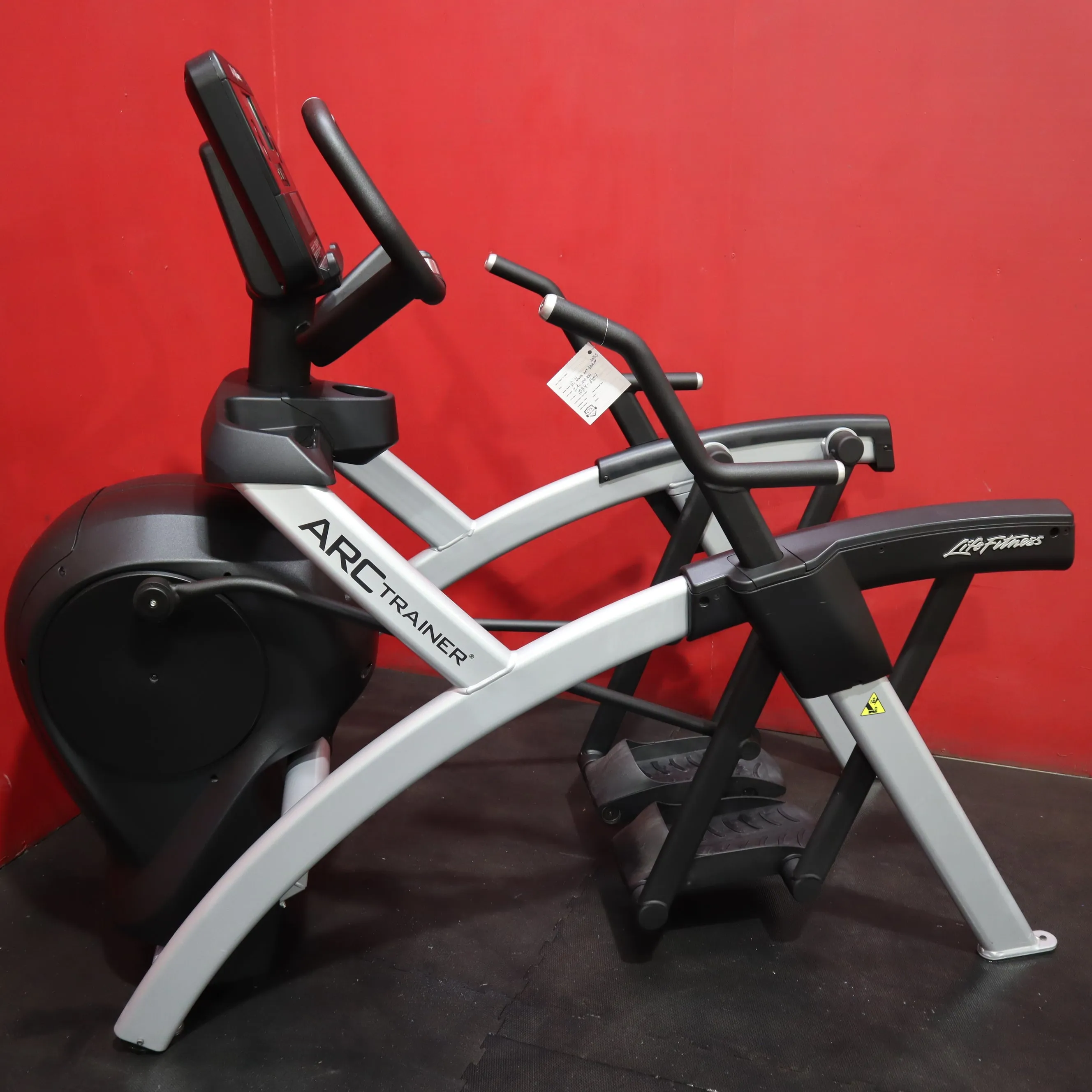 Life Fitness INTLS Lower Body Arc Trainer (Refurbished)